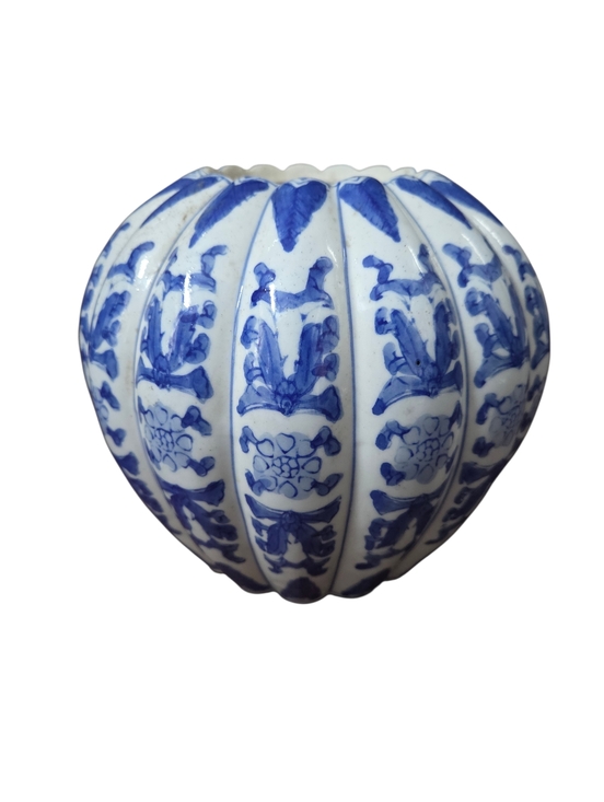 None Other - Vintage 8.5” Blue White Chinoiserie Ginger Jar Beetles & Flowers